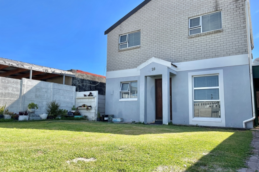 6 Bedroom Property for Sale in Strandfontein Western Cape